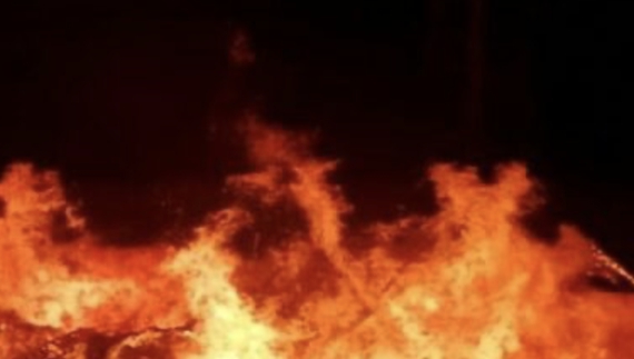 Вискакували через вікно: думають зайнялось через відключення електрики