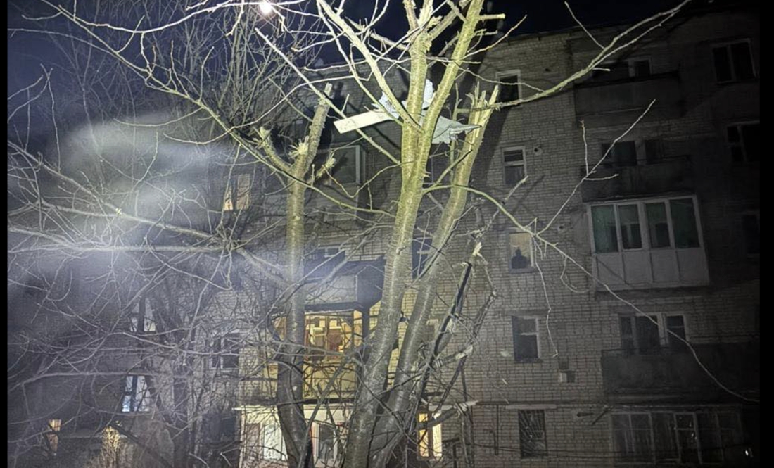 Росіяни ударили по багатоповерхівці у Семенівці. 1 січня 2025 року