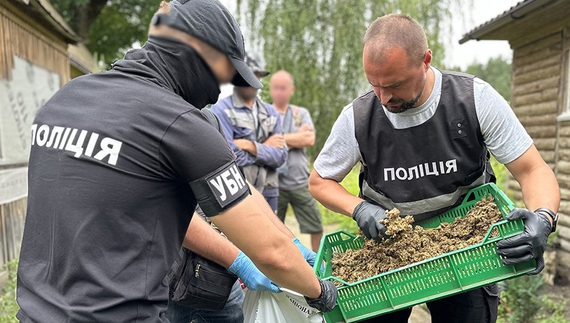 На Чернігівщині засудили до 10 та 9 років ув'язнення членів наркоугруповання