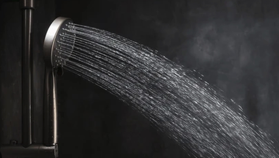 Темний душ: як боротися із безсонням