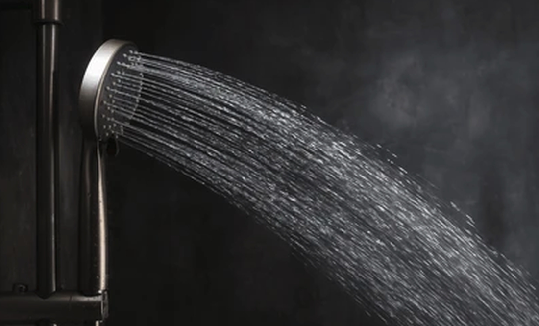 Темний душ: як боротися із безсонням