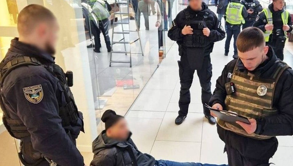 Чернігівця, який порізав двох жінок ножем, госпіталізують до психлікарні