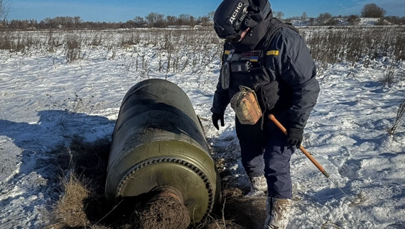 На Чернігівщині рятувальники знешкодили рештки російського "Іскандеру"