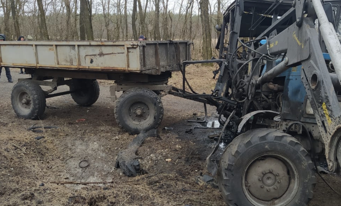 Поблизу Чернігова на протитанковій міні підірвався трактор із причепом