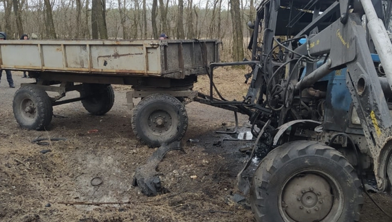 Поблизу Чернігова на протитанковій міні підірвався трактор із причепом