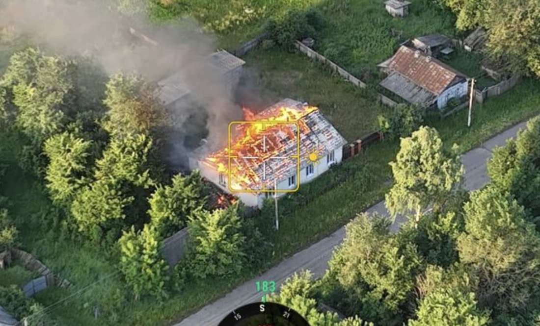 Пожежа у селі Семенівської громади. 29 червня 2025 року. Фото джерела ЧЧ