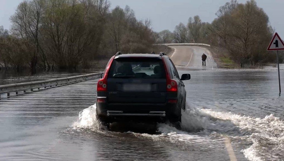Ситуація на водоймах Чернігівщини: підтоплені домогосподарства, порушено транспортне сполучення