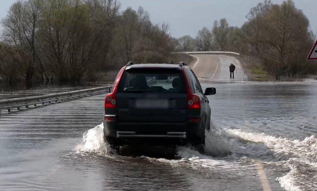 Ситуація на водоймах Чернігівщини: підтоплені домогосподарства, порушено транспортне сполучення
