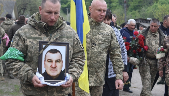 На Чернігівщині поховали депутата, який загинув на війні