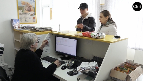 Не треба їхати в місто: в ЦНАПі Іванівської громади почали видавати паспорти