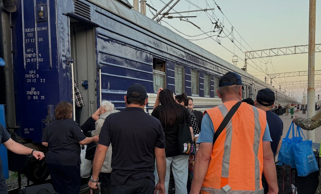 Через обстріли Чернігівщини затрималися поїзди до Сум
