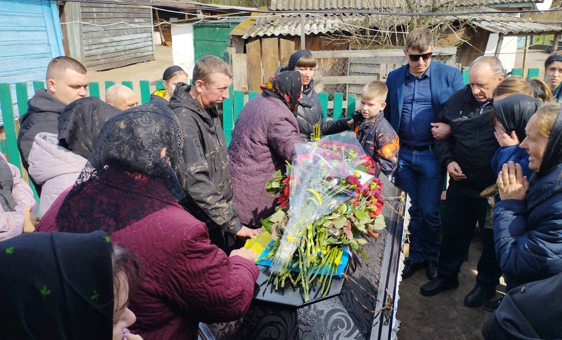 Загинув у бою під час обстрілу: на Чернігівщині поховали загиблого бійця ЗСУ