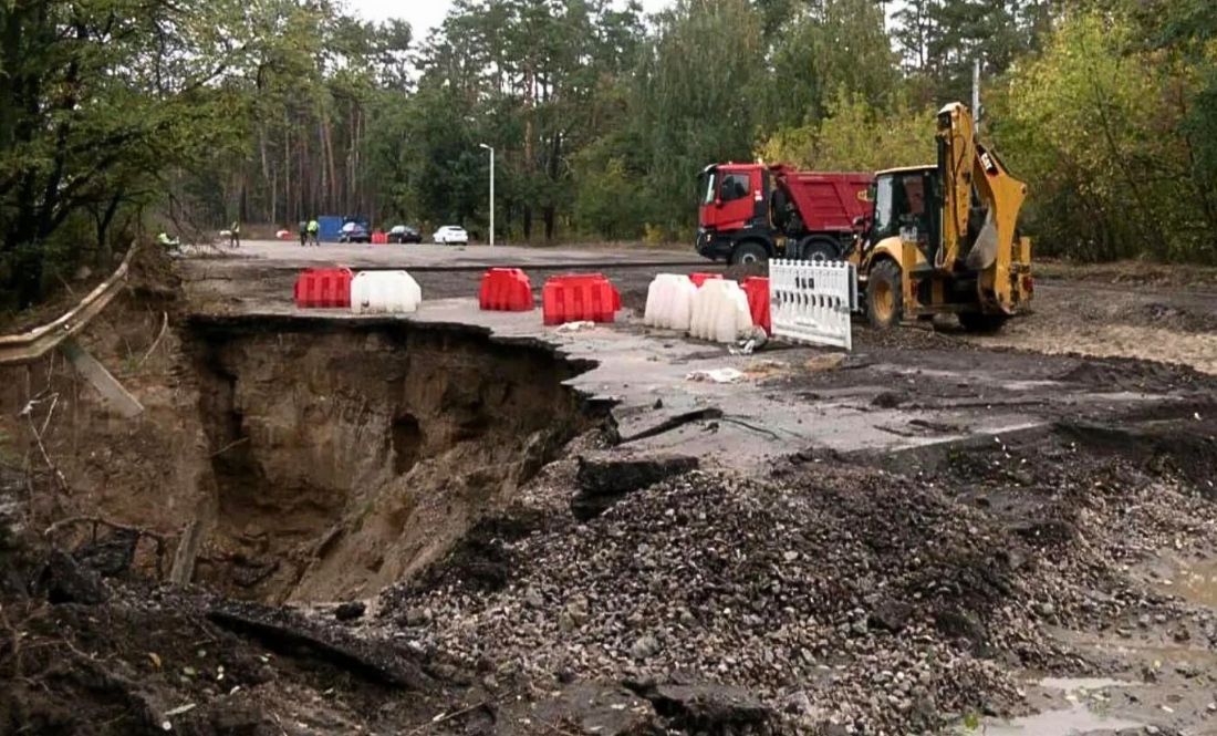 Ремонтувати дорогу в Чернігові почали після скарг активістів