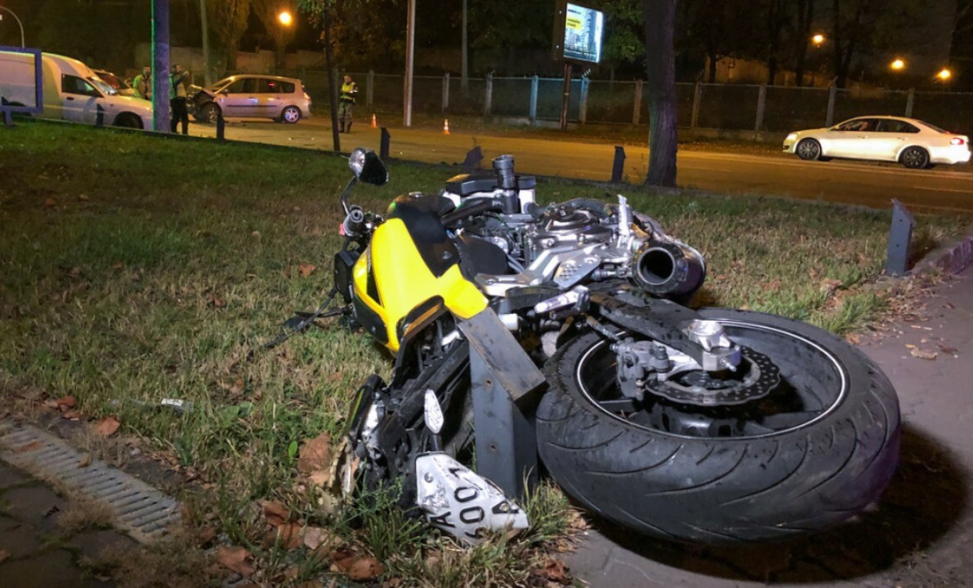 ДТП у громаді на Чернігівщині – водія мотоцикла госпіталізовано до лікарні