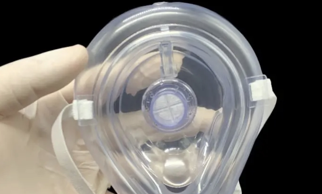 Маски для серцево-легеневої реанімації: чому варто тримати вдома і з собою