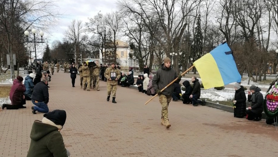 Загинув на Луганщині: у Чернігові поховали загиблого бійця ЗСУ