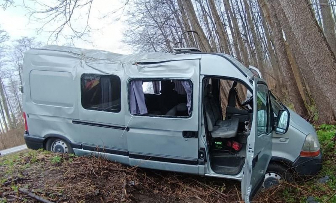 На Чернігівщині водій автівки врізався у відбійник – пасажир загинув на місці ДТП