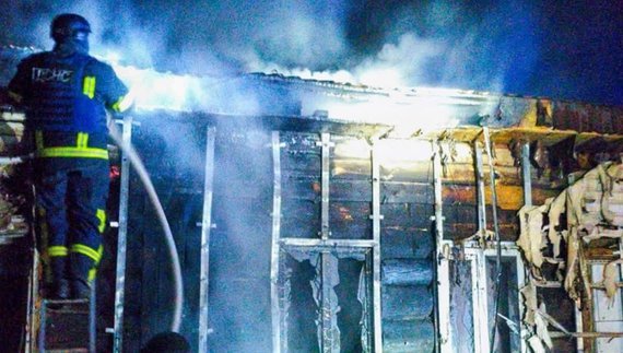 На Чернігівщині через російські атаки горіла оселя та підприємство