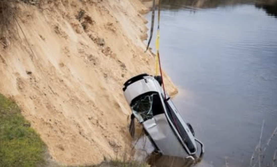Із весни на початку травня підняли авто, що належить Володимиру Кеді