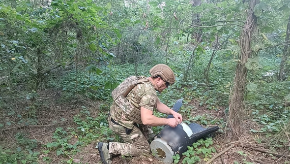 У Чернігівському районі вибухотехніки знешкодили бойову частину дрона