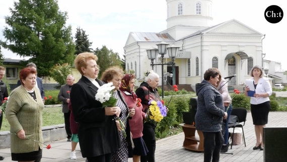 «Нічого не треба, лише щоб наших дітей не забували» - мами загиблих на зустрічі з нагоди Дня матері