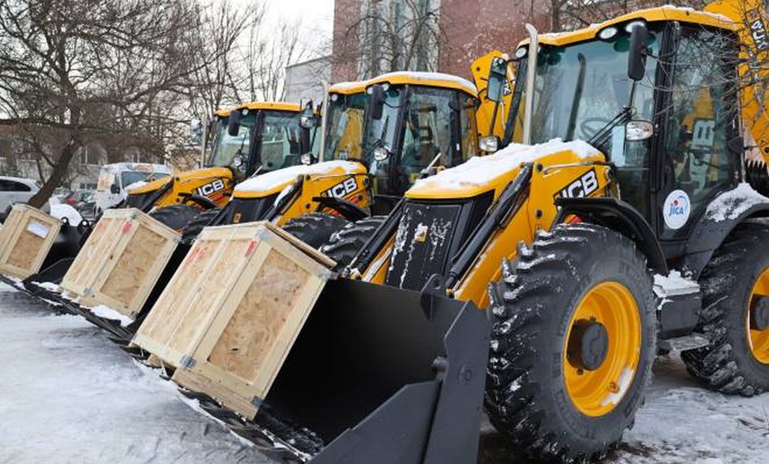 Чернігів отримав комунальну техніку на 65 млн грн: хто користуватиметься