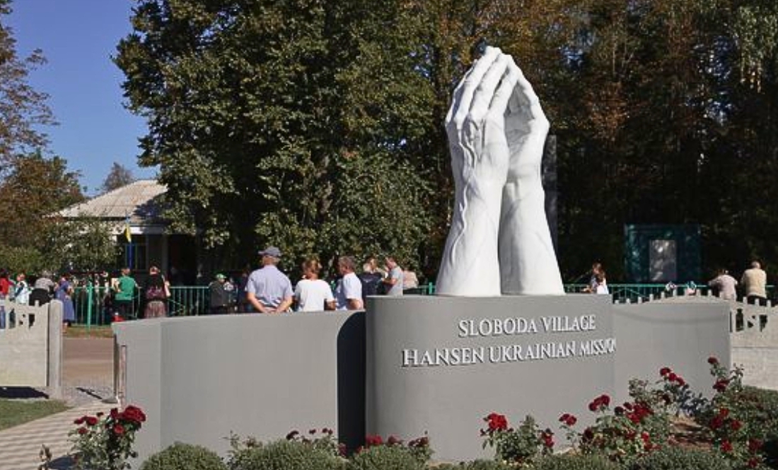 У Іванівській громаді відкрили клуб, який допомогли відбудувати американці