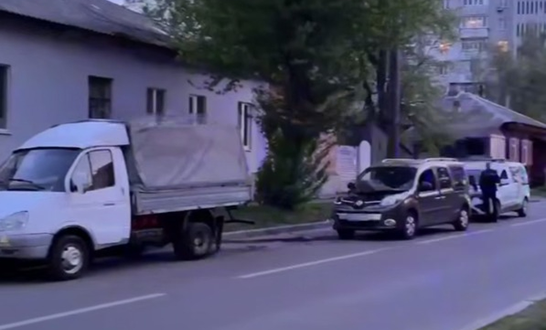 У Чернігові водієві стало зле за кермом: ДТП за участі трьох автомобілів