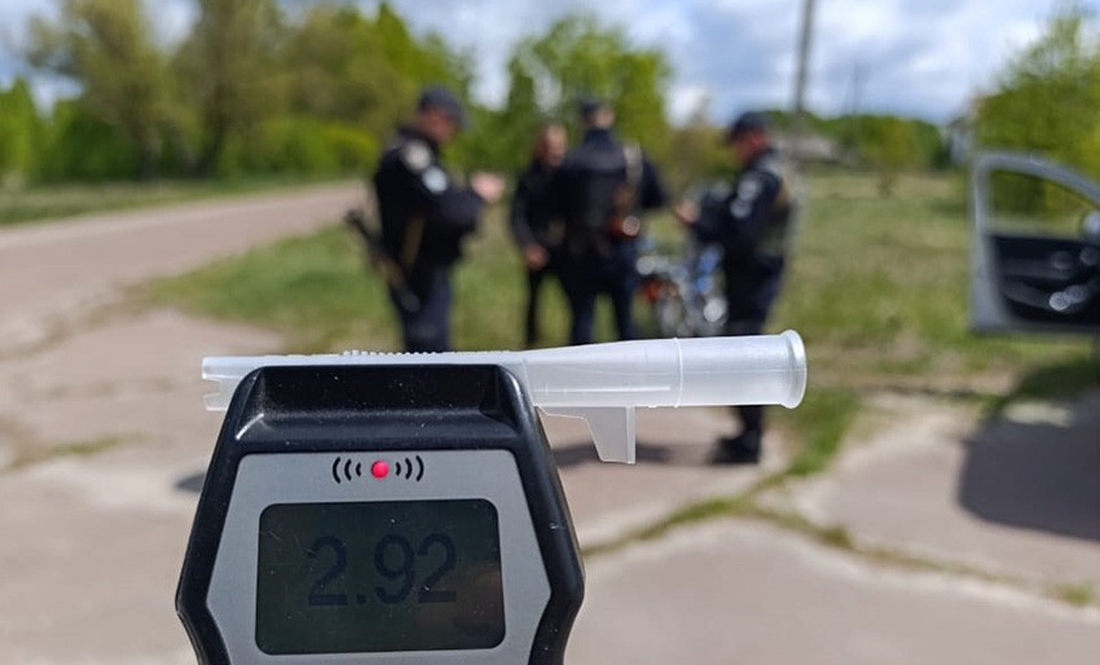 На Чернігівщині затримали п'яного мотоцикліста: рівень алкоголю перевищував норму в 15 разів