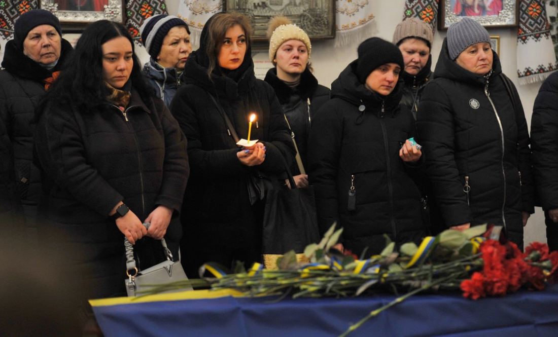 Загинули перед Новим роком: у Ніжині прощались із двома бійцями ЗСУ