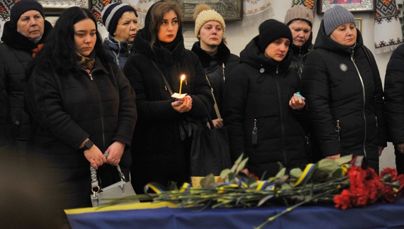 Загинули перед Новим роком: у Ніжині прощались із двома бійцями ЗСУ