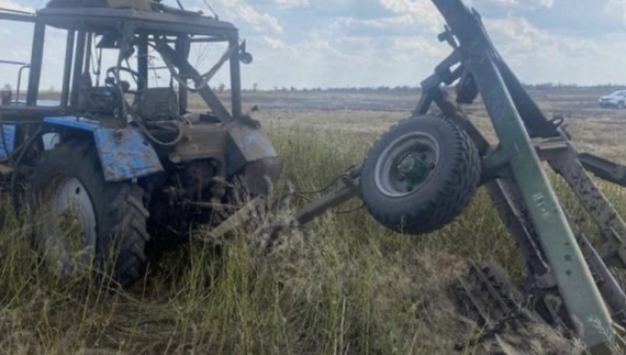 Прилетів дрон: у тракториста нема руки та ока, пробитий живіт