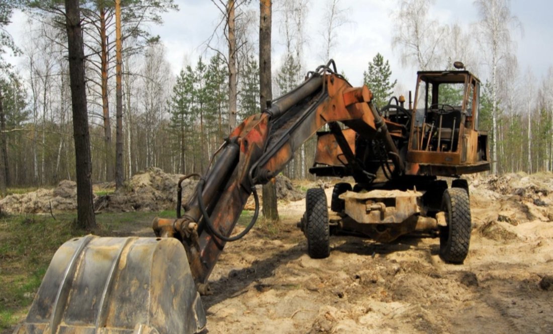 Кому потрібні послуги екскаватора в Броварах: техніка для будівництва