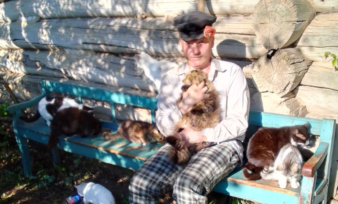 Євген Герасименко зі своїми котами