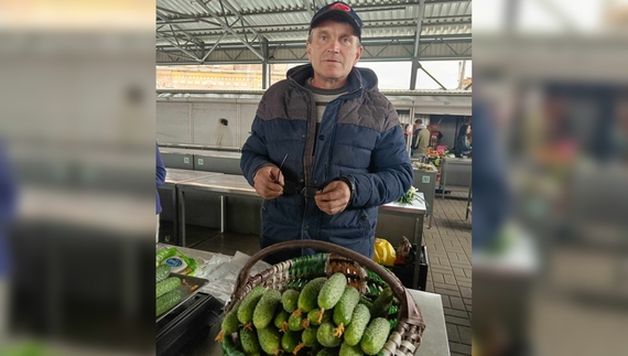 Микола Олійник на Центральному ринку Ніжина