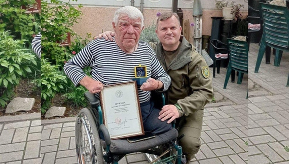 Один з найвідоміших волонтерів України, ічнянець Дядя Гриша, отримав президентську відзнаку «Золоте серце»