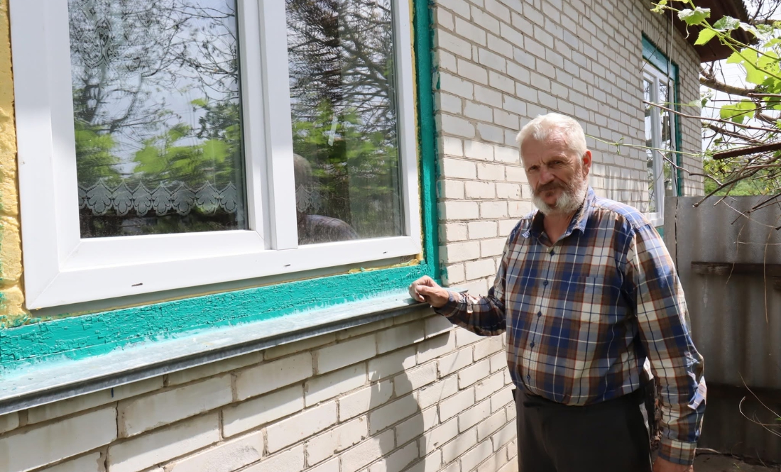 У громаді благодійники допомогли замінити пошкоджені ворогом вікна