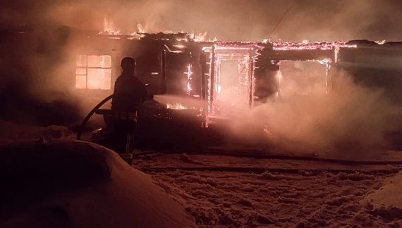 У селі Сновської громади через вибух «герані» загорівся будинок