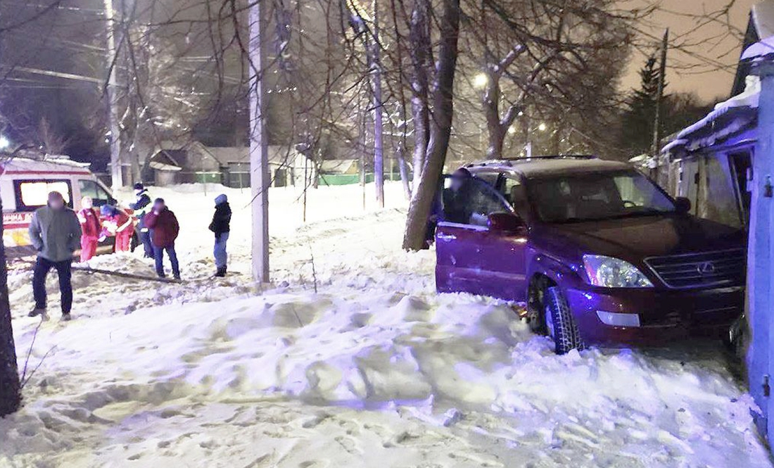 У Чернігові водійка на «Lexus» збила двох пішоходів