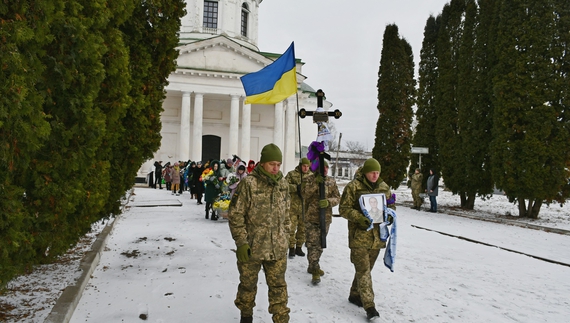 Знову поховання: на Чернігівщині прощались із трьома загиблими воїнами