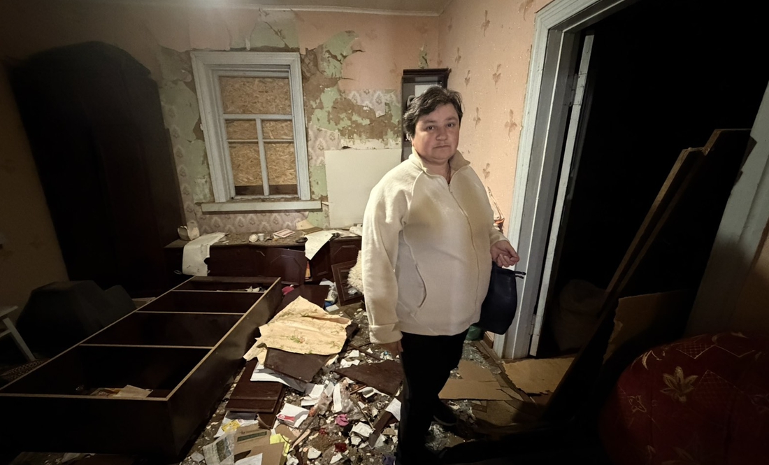 Городню постійно атакують "шахеди". Частина будинків стоять розбиті. Одна з причин — у громаді нема експерта, який оцінює руйнування. Постраждалим пропонують заплатити