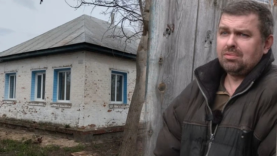 Роман Камлик з трьома дітьми й козами переїхав у нову хату подалі від обстрілів