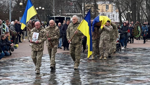 У Чернігові прощались із двома бійцями ЗСУ: загинули на Луганщині