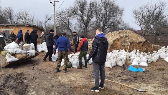 Новини громад Чернігівщини: проблеми зі зв‘язком, електроенергією, ліками, але промсектор підтримує місцевих жителів