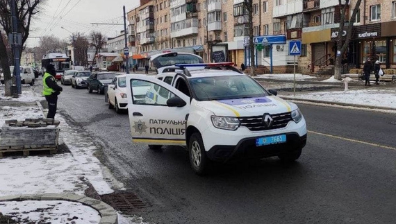 У Ніжині водій авто збив дівчину – переходила дорогу поза межами переходу