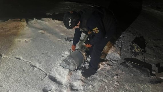 «Шахед» упав між будинками в Чернігові — на місці працювали сапери