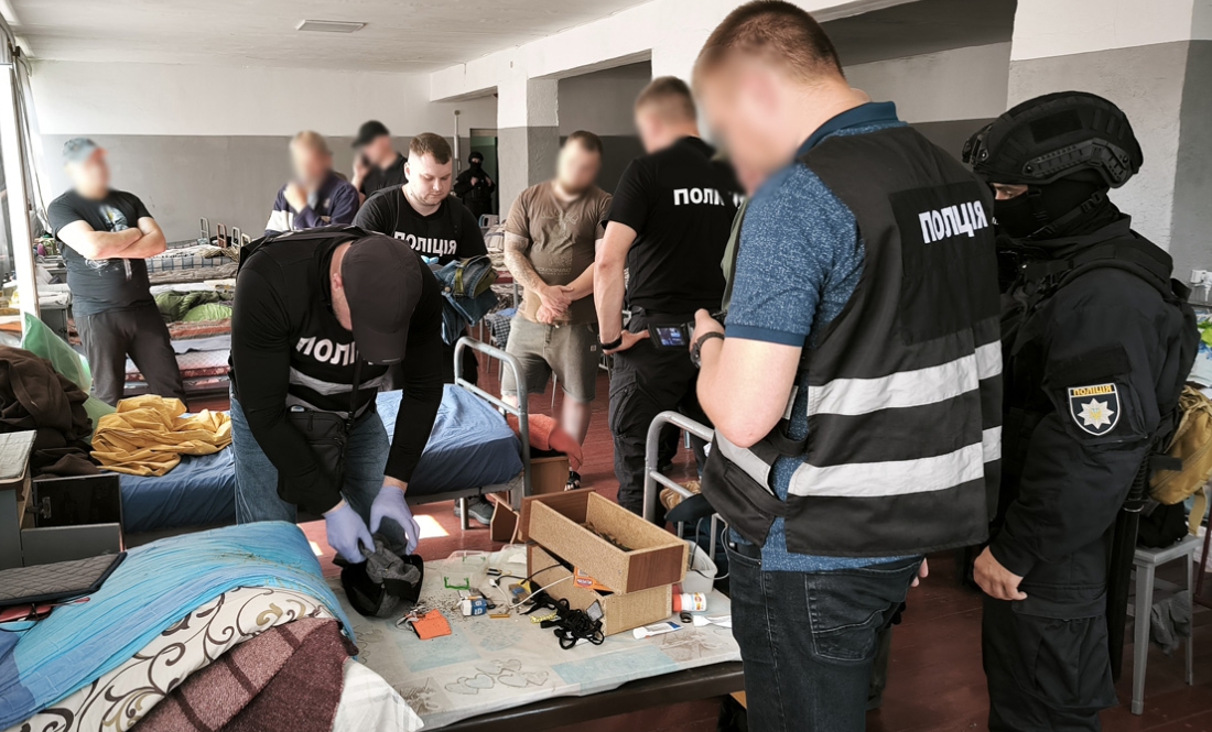 Психотропи ховали в лампочках: в’язні торгували «солями» в колонії