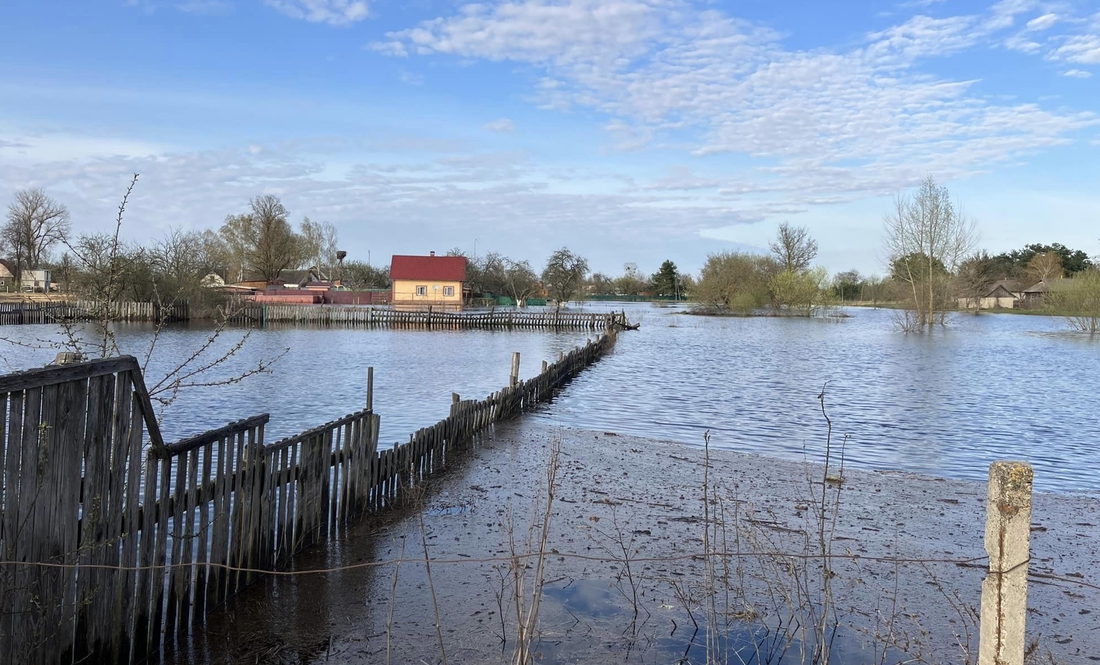 Городи після повені: у Радулі посадили, а в Мньові відмовляються