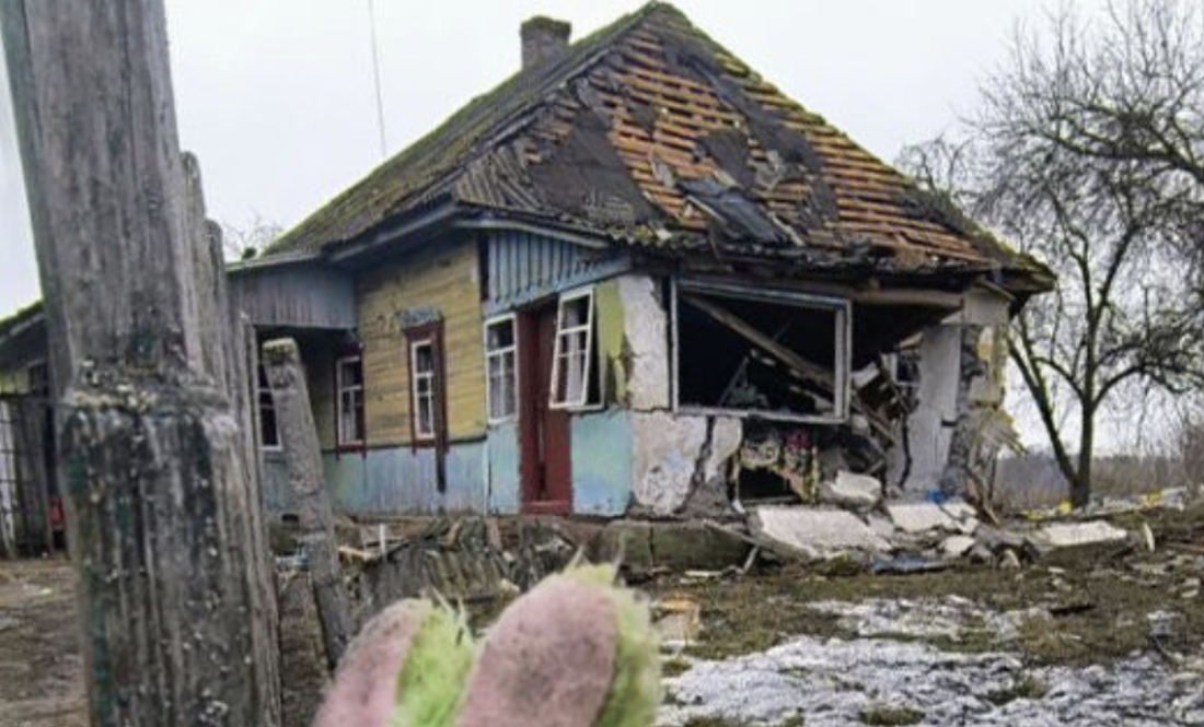 Будинок у Рогізках після удару "герані"