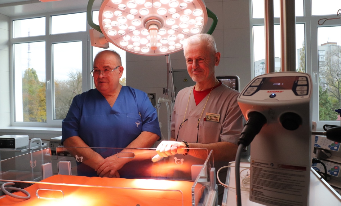 Латвійці допомогли облаштувати оперблок для немовлят у Чернігові